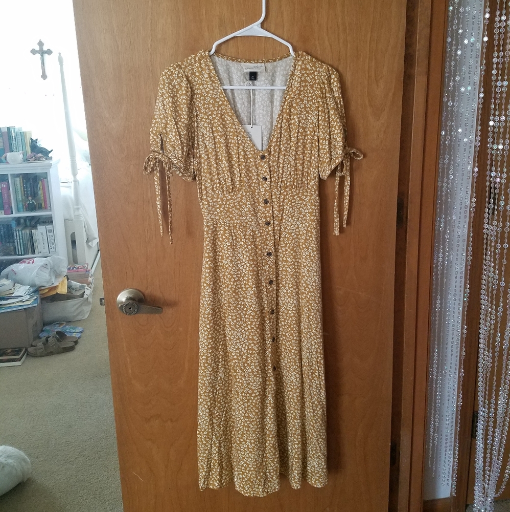 Universal Thread Mustard Yellow Floral Midi Dress